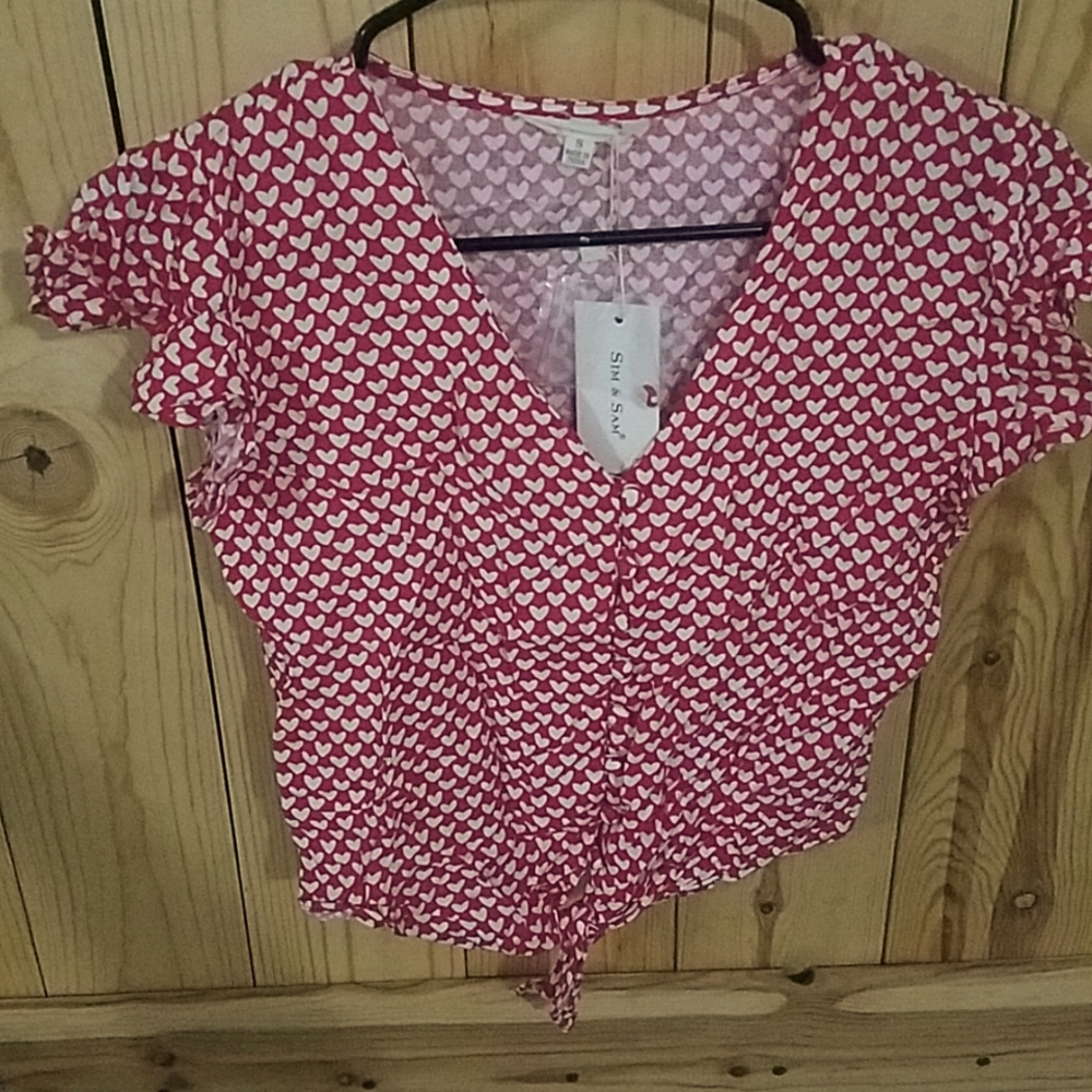 NWT Heart Print Flutter Sleeve Top Size S